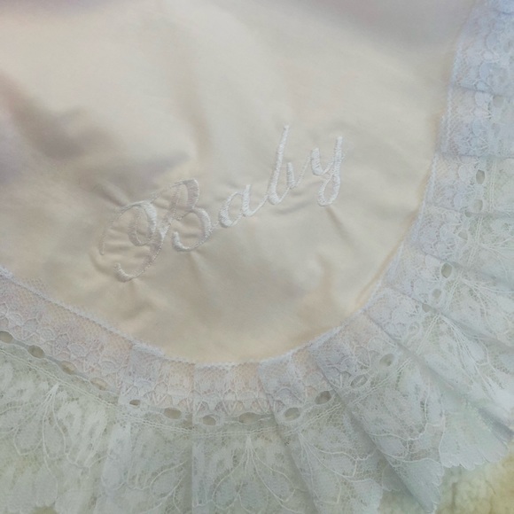 Beautiful Baby Gift Set! Embroidered 3 pieces New! - Picture 2 of 10